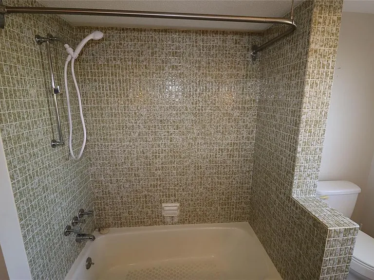 5182 Wilton Ct — Photo 10