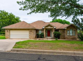 147 Broadmoor St, Meadowlakes, TX 78654