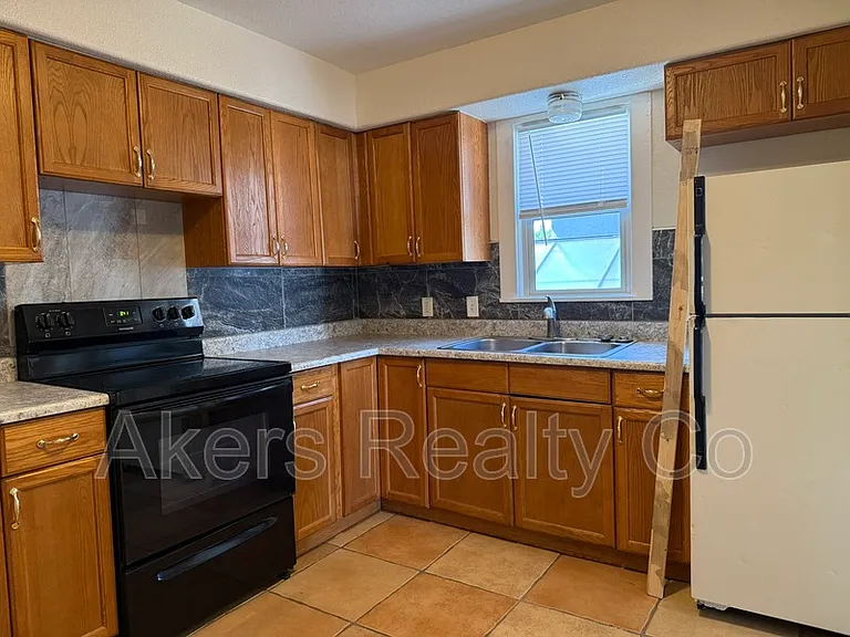 1125 Mahren Ave — Photo 5