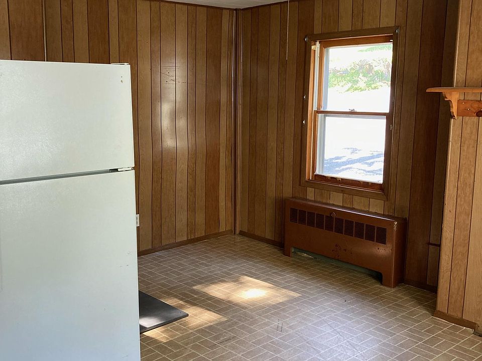 19 Chapel St Winchester NH Zillow