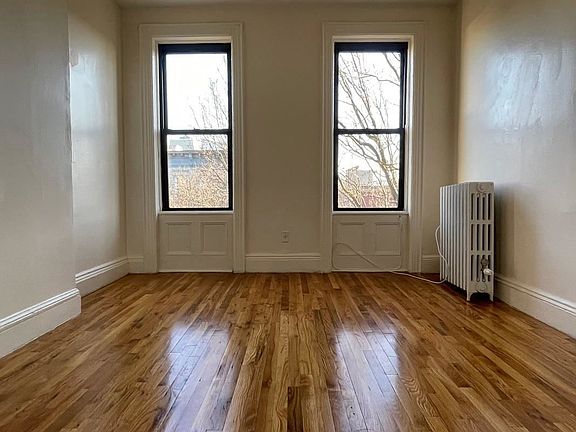 2nd image of 265 Marion St APT 4R