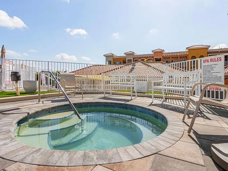 Hot tub/spa