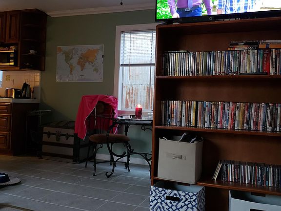 5th image of 206 Caledonia St APT 15
