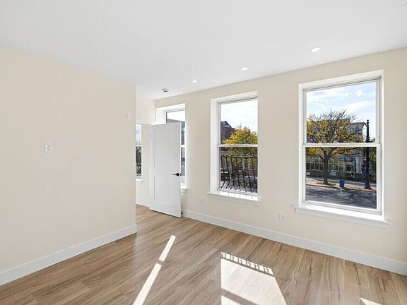 5th image of 650 Main St #402