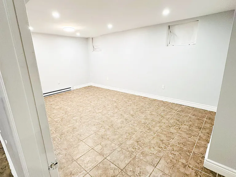 41 Coomer Cres — Photo 9