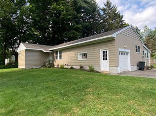 101 Kennedy Ln, North Syracuse, NY 13212