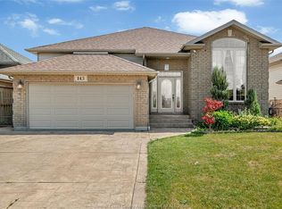 143 Amy Croft Dr, Lakeshore, ON N9K1E6