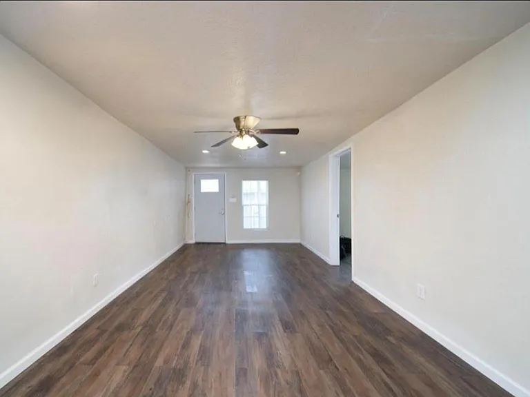 12115 Segrest Dr — Photo 7