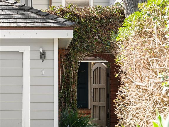 3rd image of 5 Rincon Point Ln