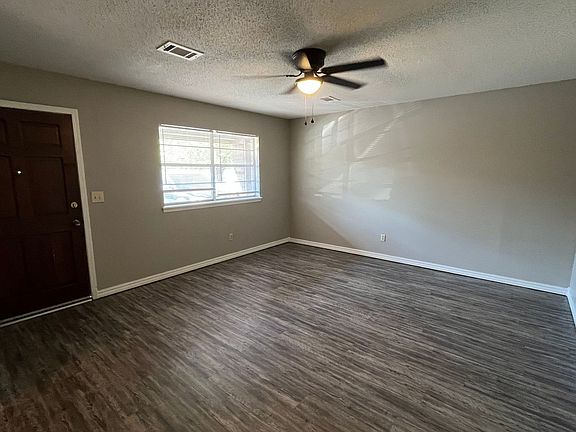 3rd image of 401 E C St #405