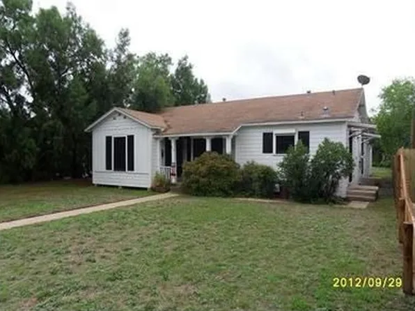 803 W Lee Ave, Kingsville, TX 78363