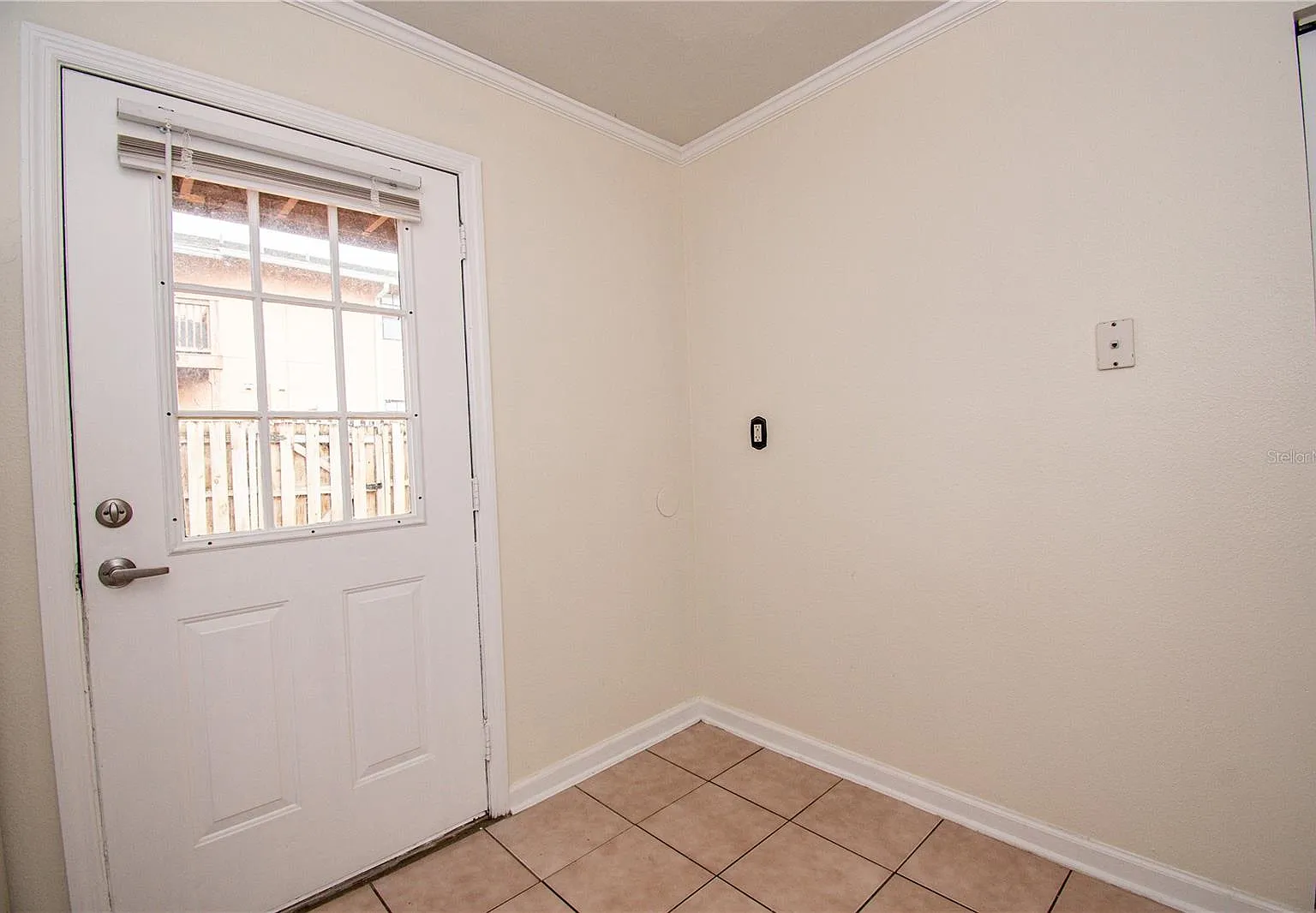 2 bed, 899 sqft, $1,525 — Photo 1