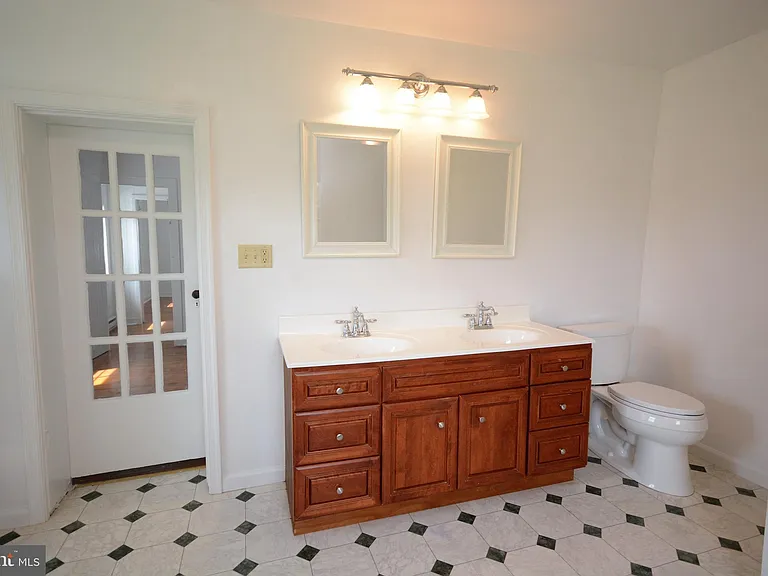12108 Auburn Rd — Photo 16