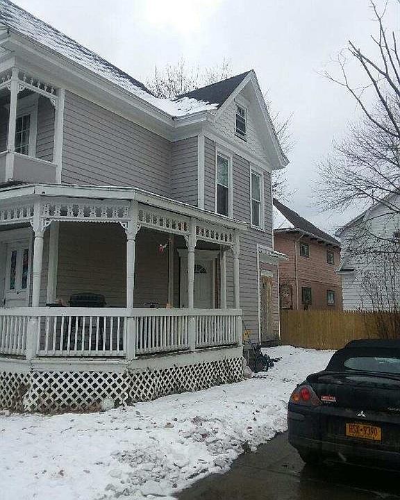 2nd image of 27 Cottage Ave