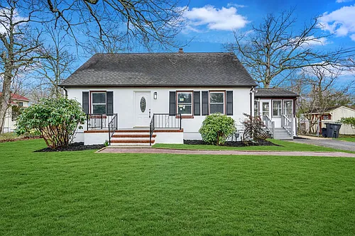 13 Swain Ave Photo 1