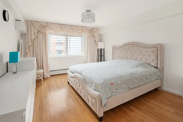 Rented by Douglas Elliman | media 15