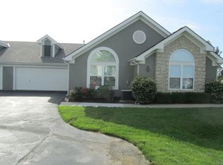 7140 Meadow View St, Shawnee, KS 66227