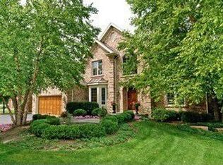 2806 Royal Fox Dr, St Charles, IL 60174