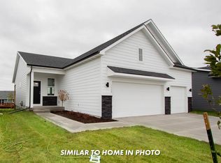 15207 Deerview Dr, Urbandale, IA 50323