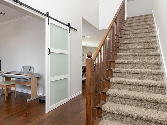 3rd image of 1140 Kerrville Way