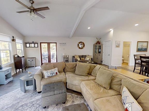5th image of 372 Lake Anna Dr