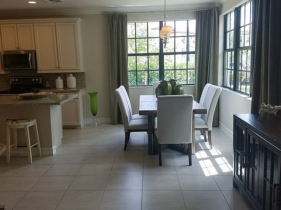 2nd image of 11401 Pembroke Pnes