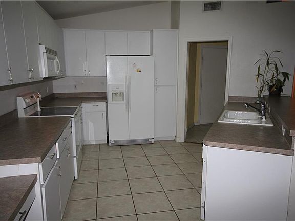 4th image of 11831 Rossmayne Dr