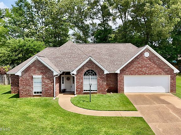 2nd image of 126 Kirkwood Dr