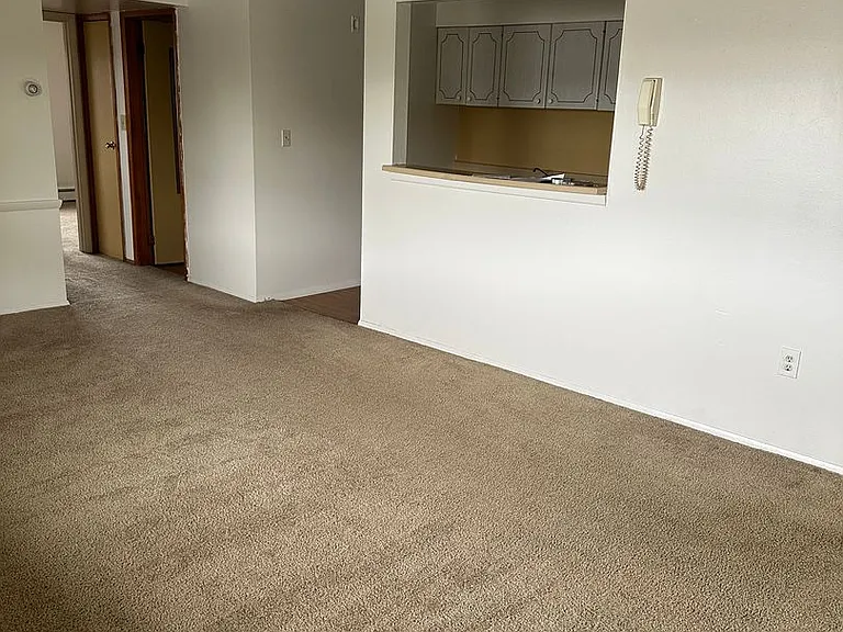 20 Southwoods Ave — Photo 2