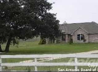 192 Lake View Cir, La Vernia, TX 78121