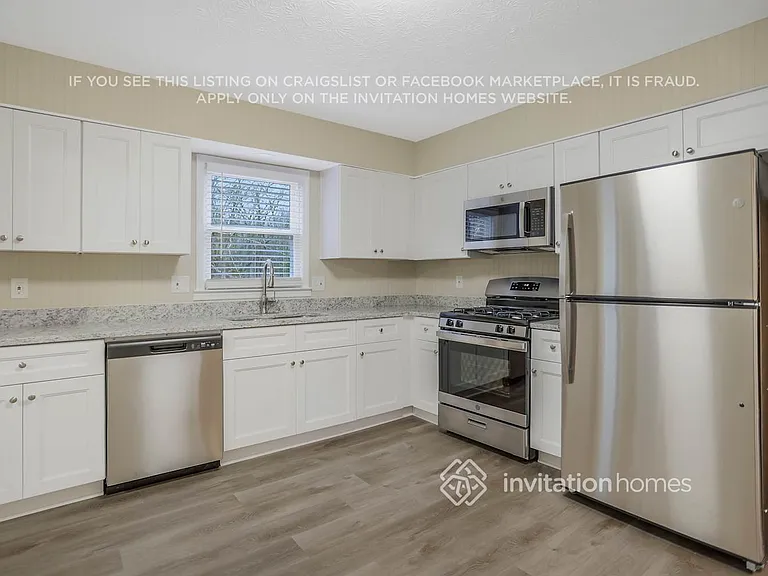 1439 Summit Chase Dr — Photo 6