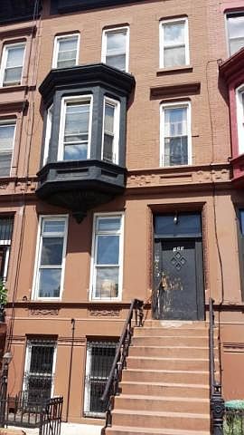 1st image of 123 Halsey St