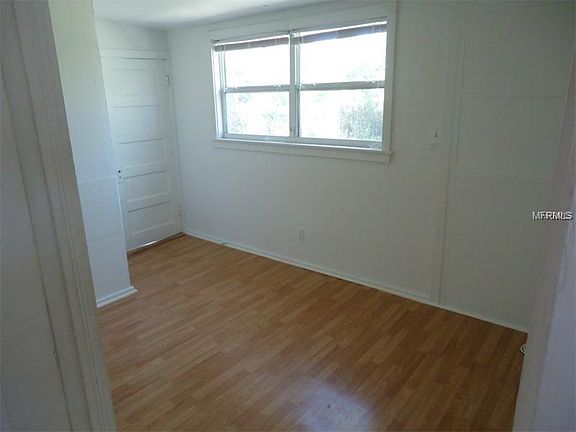 5th image of 2221 Queen St S