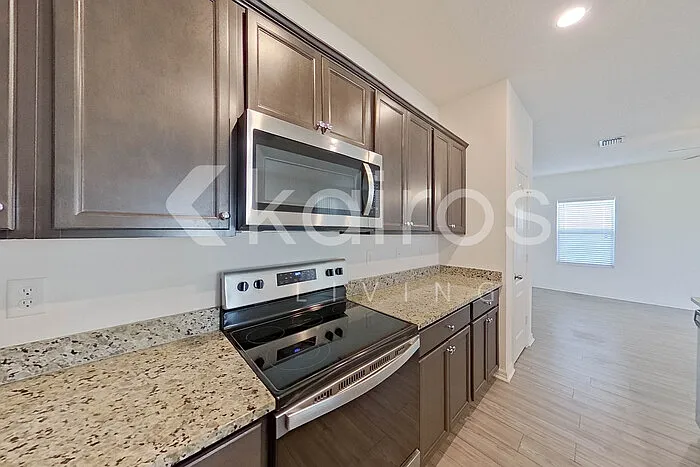 30059 Fedora Cir — Photo 9