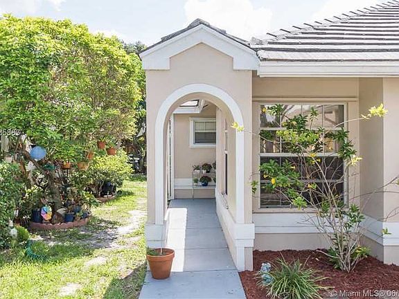 2nd image of 9314 Arborwood Cir