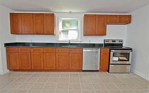 5th image of 239 Woburn St