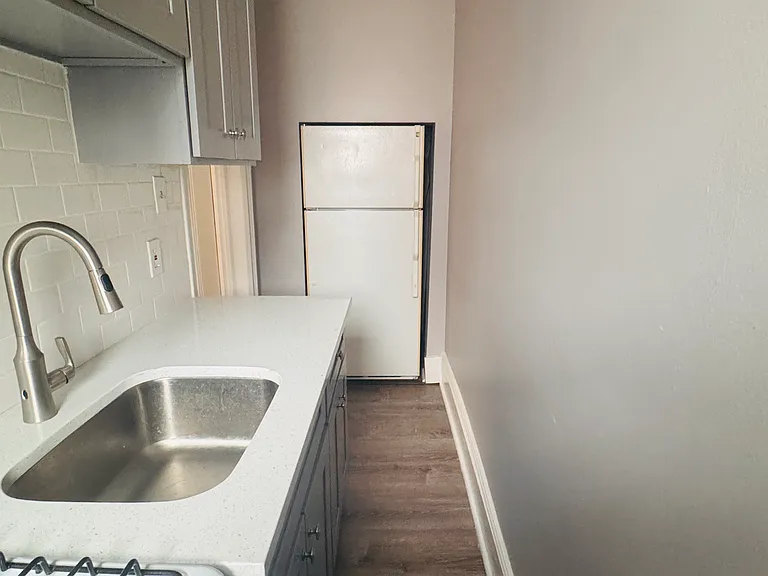 821 Bergen Ave #C5 — Photo 6