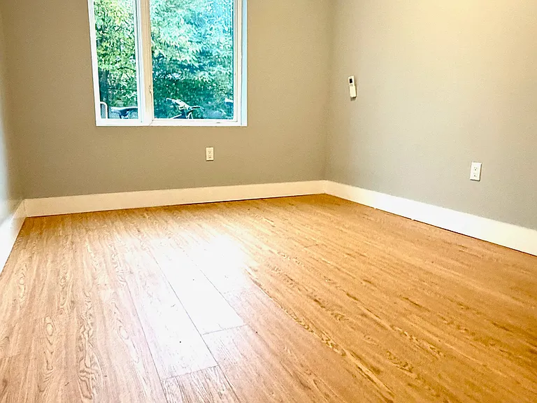 156 Erasmus St #1B — Photo 4