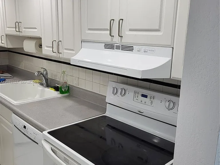 3401 N Country Club Dr #211 — Photo 10