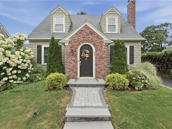 23 Marden St, Cranston, RI 02910