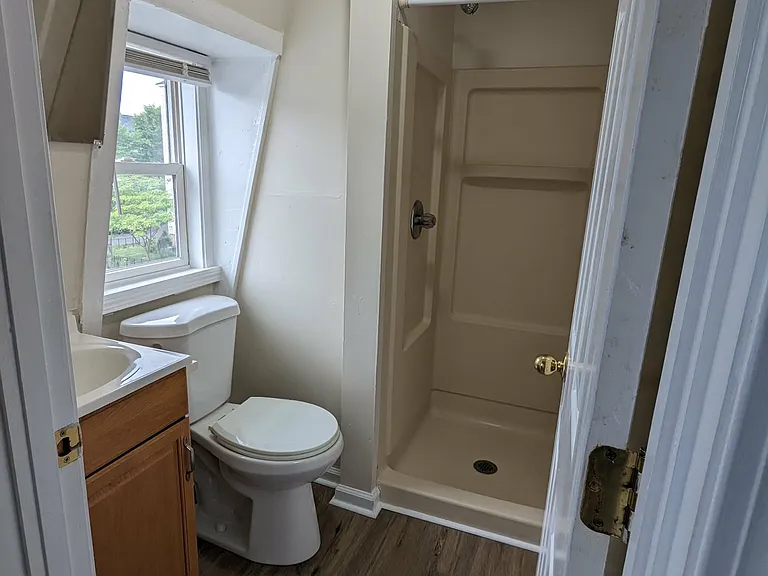 822 Main St #10 — Photo 4