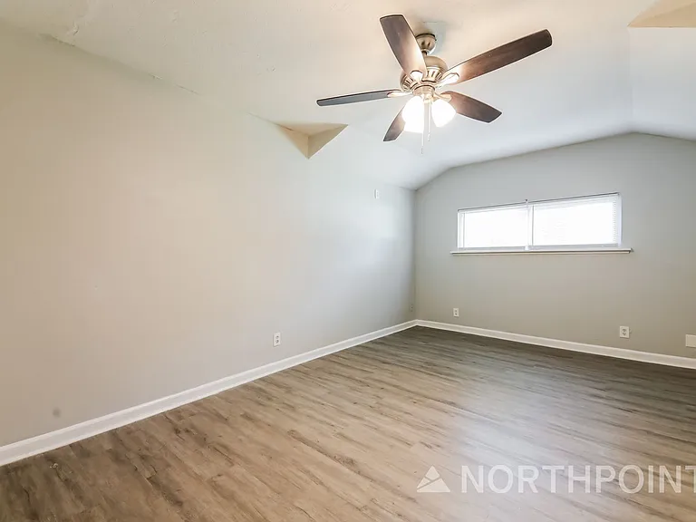 2118 Norwood Dr — Photo 9