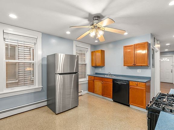 5th image of 8 Haverford St