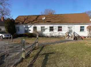 34 Fresh Holes Rd, Hyannis, MA 02601