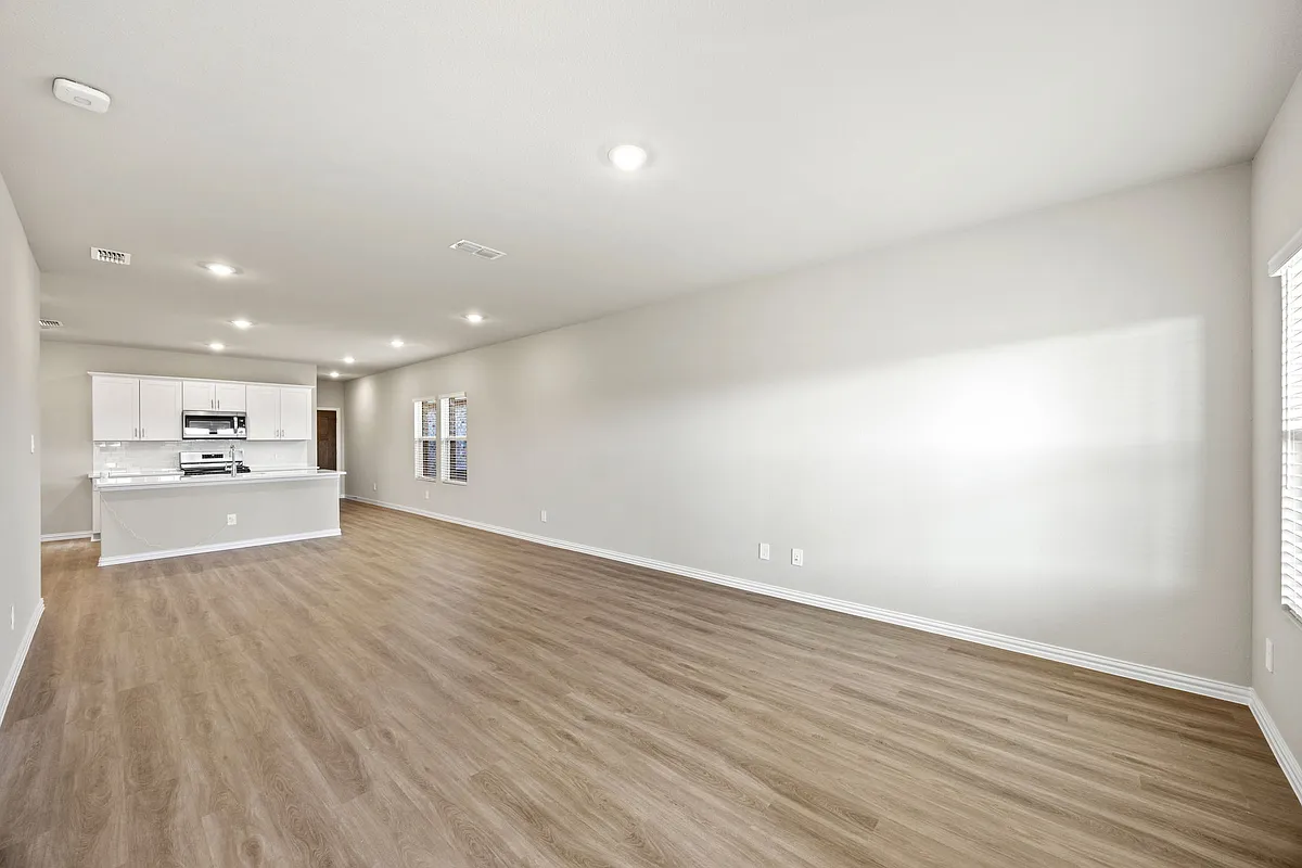Building Photo - 607 Clover Creek Dr