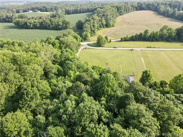 10261 E Smith Road, Scottsburg, IN 47170