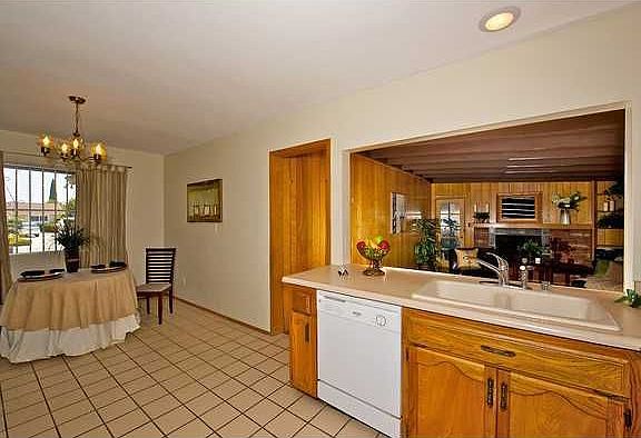 Kitchen:  The kitchen is also open to the family room. This open kitchen links