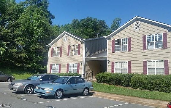 2nd image of 27 Meadowood Glen Way APT D
