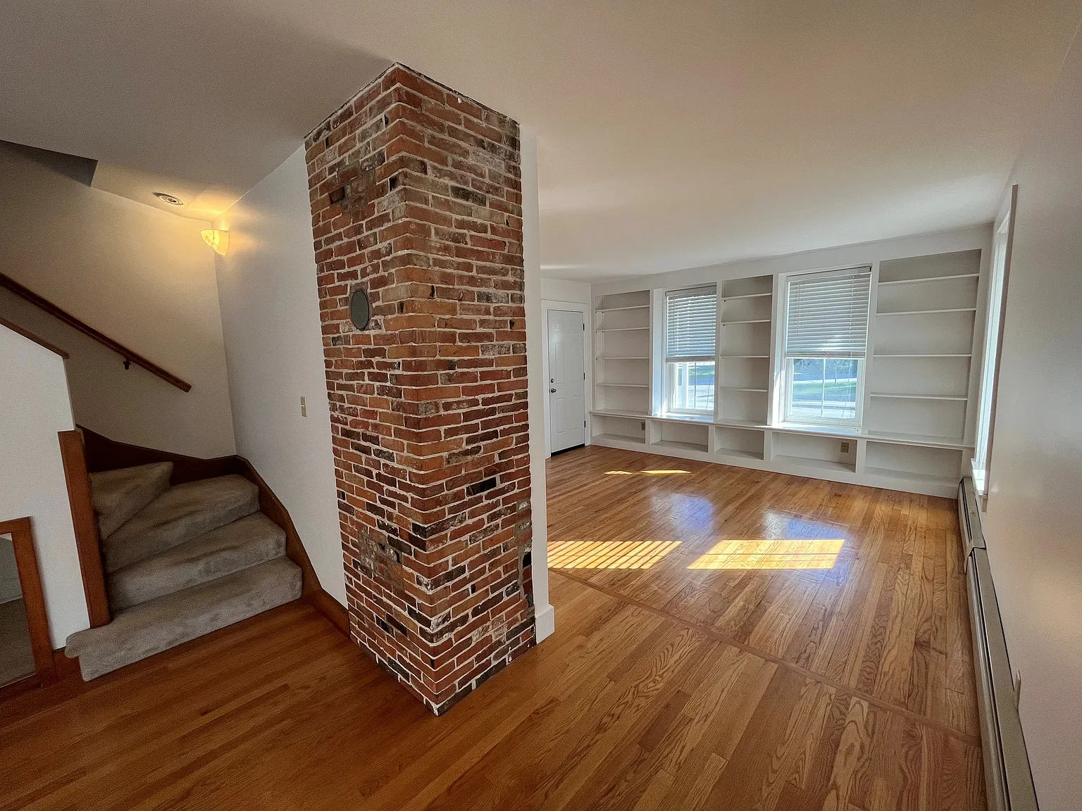 4 bed, 1600 sqft, $2,850 — Photo 3