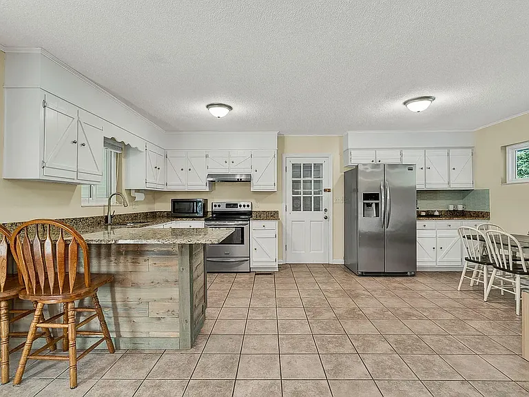 3010 Clearwater Dr NE — Photo 13